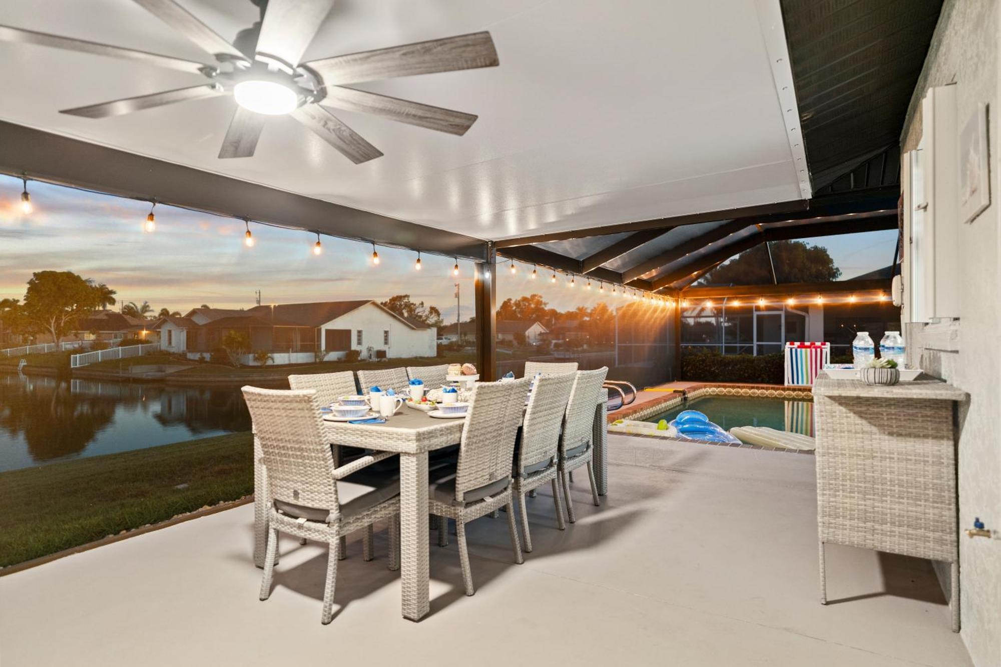 Serenity Waterfront Villa With King Suite, Private Pool, Great Lanai Enclosure And Long Water Views 케이프코럴 외부 사진