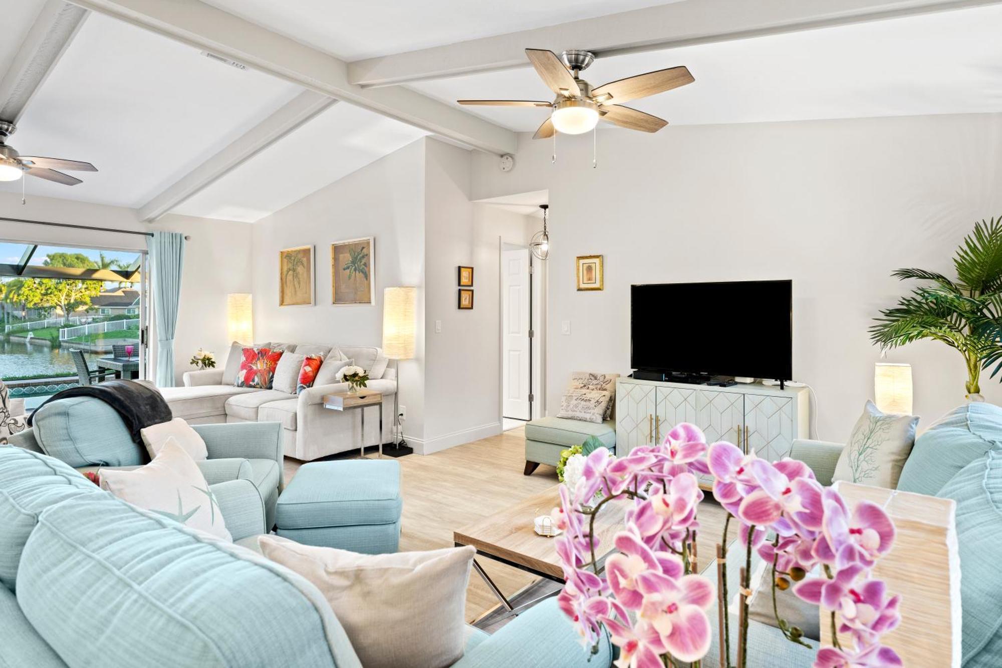 Serenity Waterfront Villa With King Suite, Private Pool, Great Lanai Enclosure And Long Water Views 케이프코럴 외부 사진